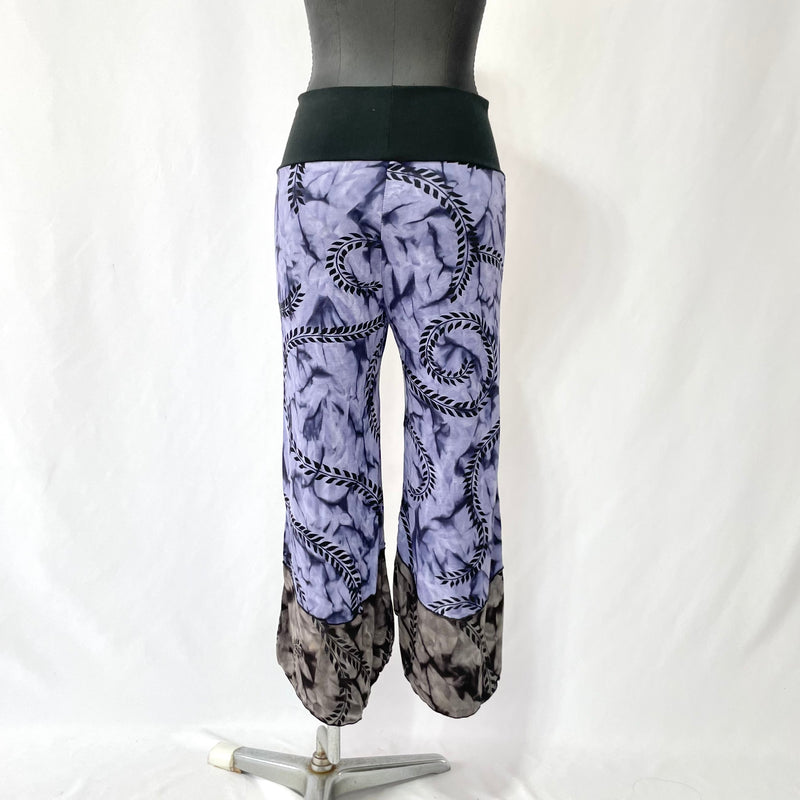 HIKARI／SALE／Karakusa print cropped pants