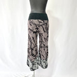 HIKARI／SALE／Karakusa print cropped pants