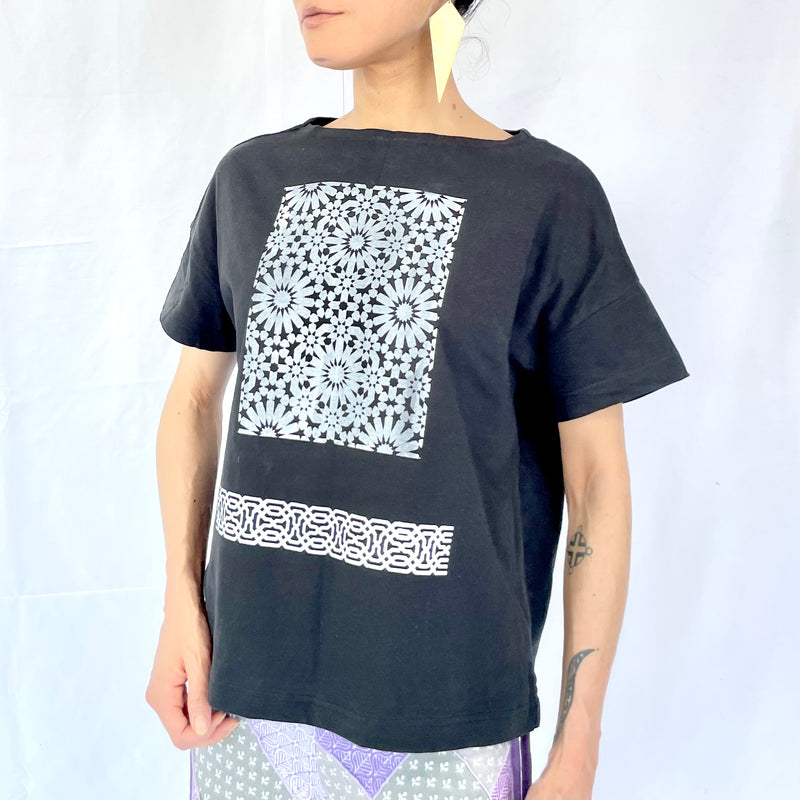 CICADA／Isramic Pettern T-shirt ボートネック／BLACK