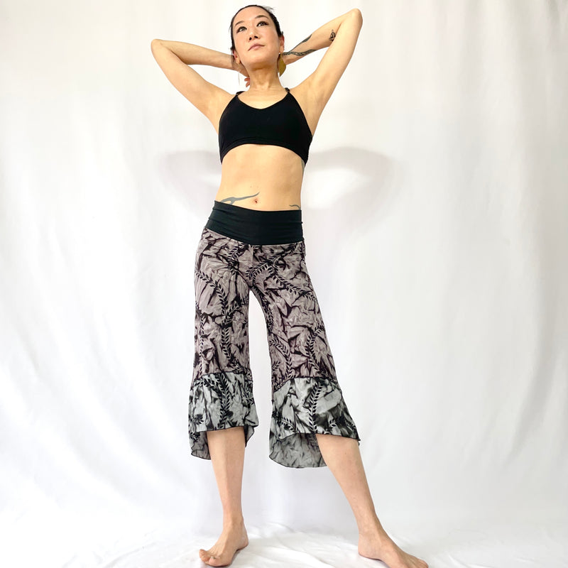 HIKARI／SALE／Karakusa print cropped pants